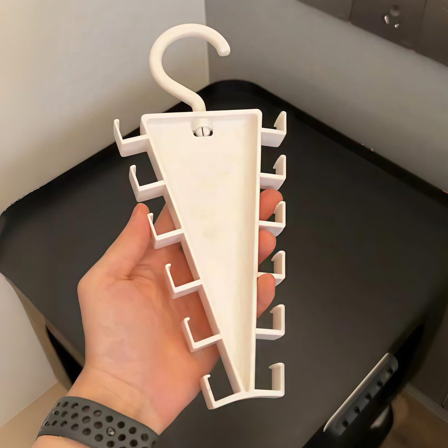 V-förmiger Kleiderbügel-Organizer mit 12 Haken