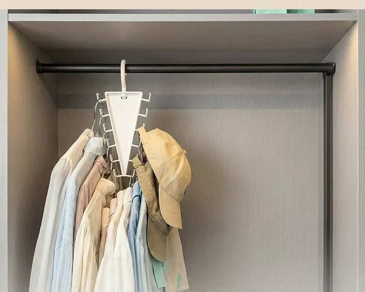 V-förmiger Kleiderbügel-Organizer mit 12 Haken